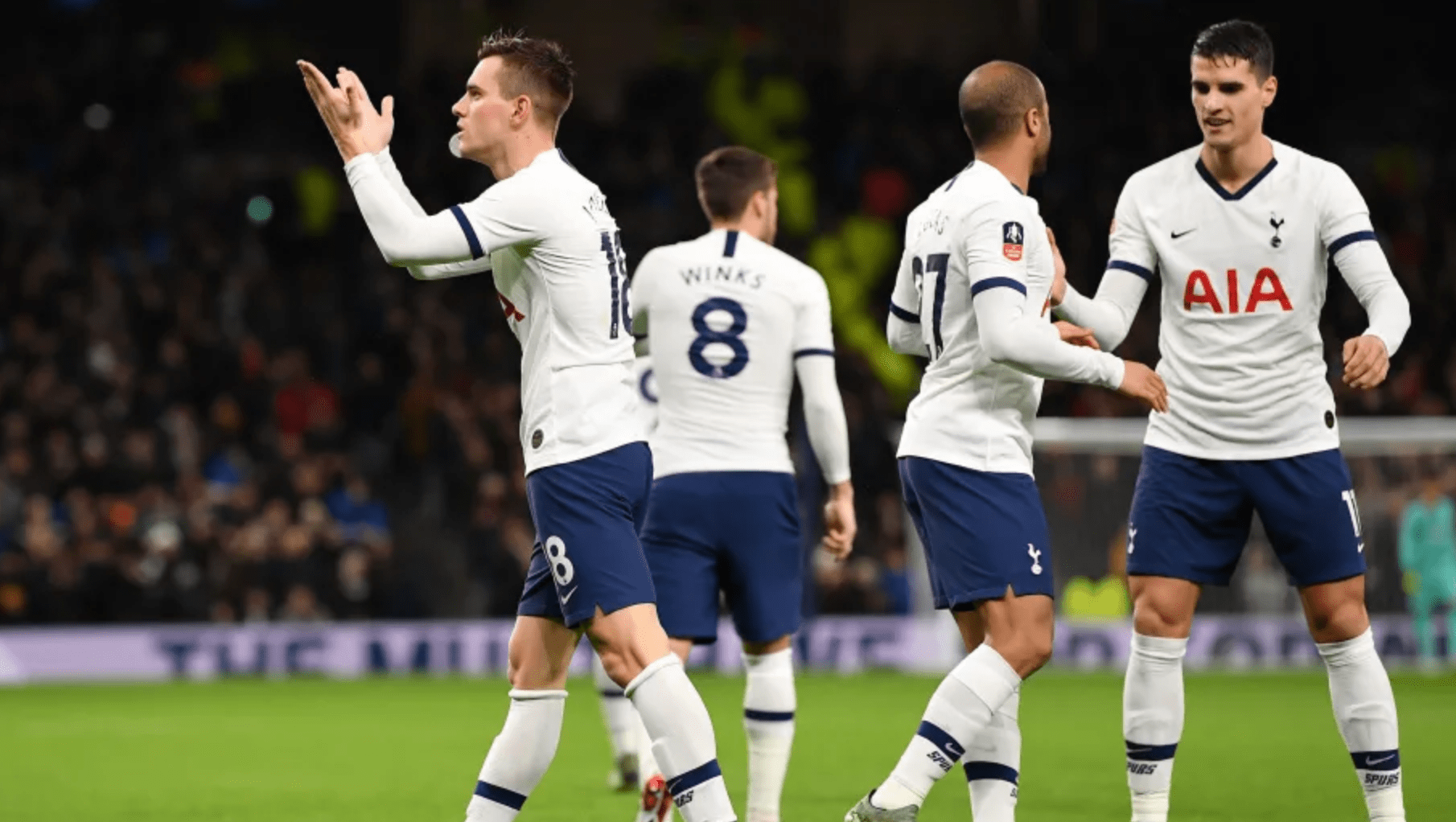 在篮球场上 在篮球场上