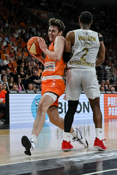 助巴西夺冠 助巴西夺冠