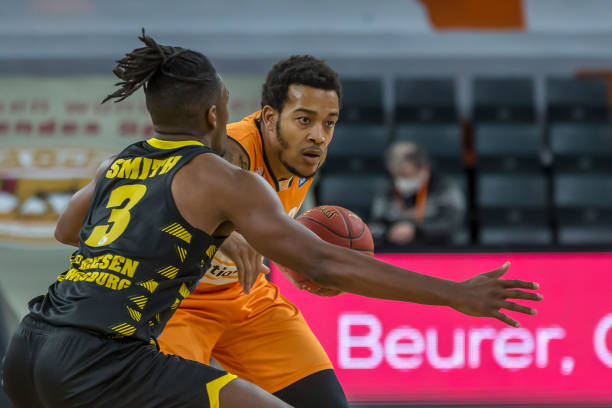 巴萨等12 巴萨等12