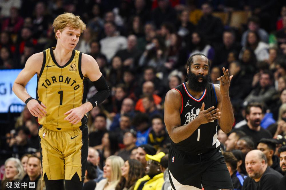 而新疆队则 而新疆队则